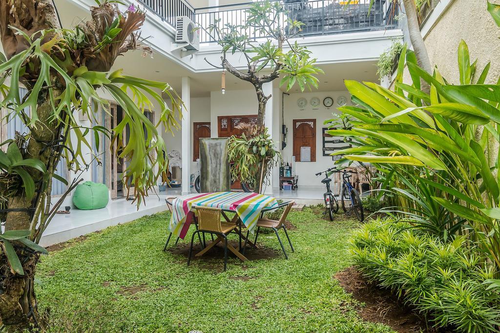 Zen Rooms Denpasar Mertasari Buitenkant foto