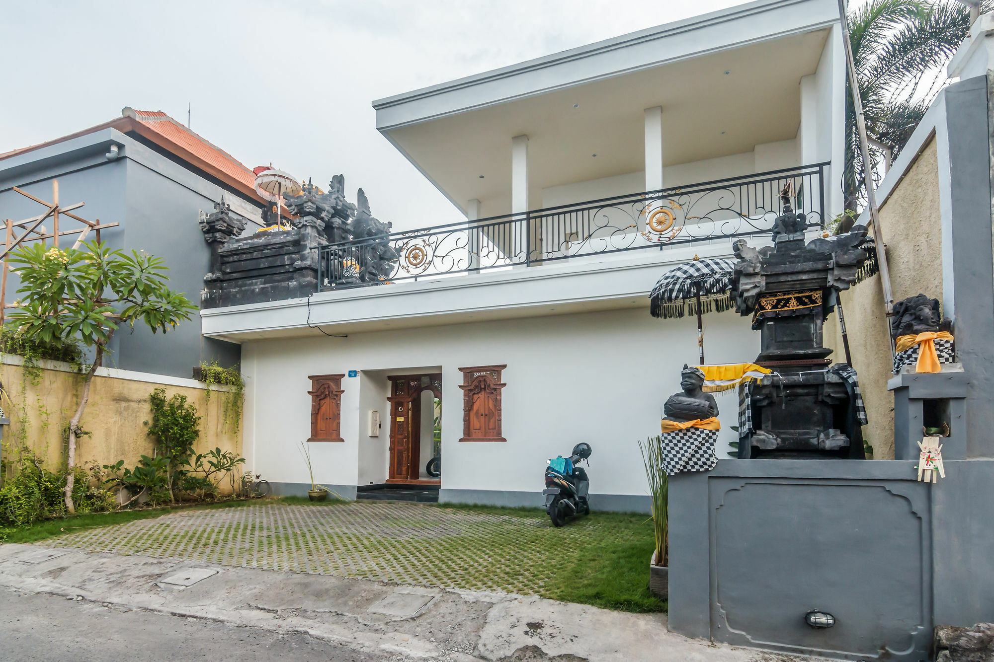 Zen Rooms Denpasar Mertasari Buitenkant foto